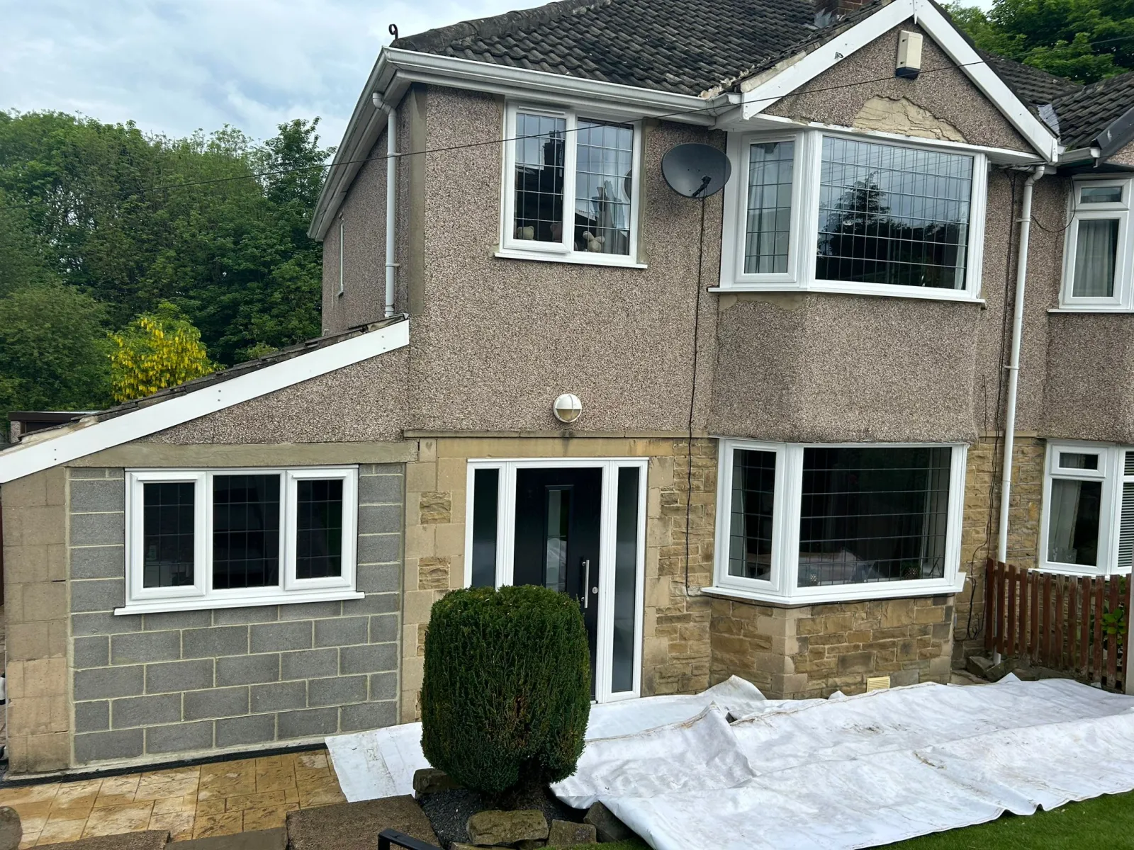 A freshly rendered semi-detached home in Leeds by Leeds Rendering
